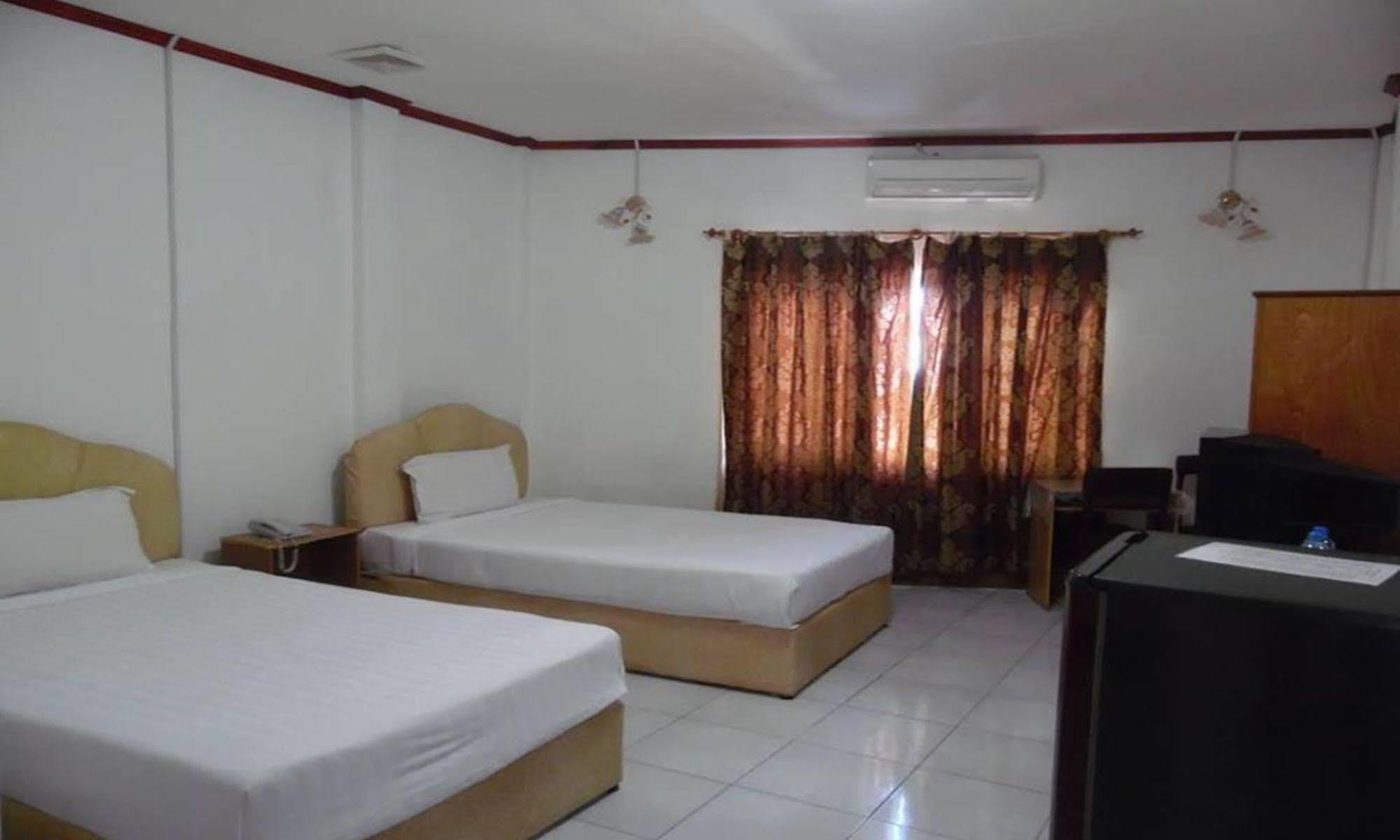 ויינטיאן Mekong Sunshine Hotel מראה חיצוני תמונה